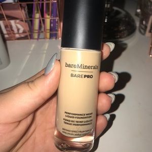 Bare minerals foundation in shade 11 natural